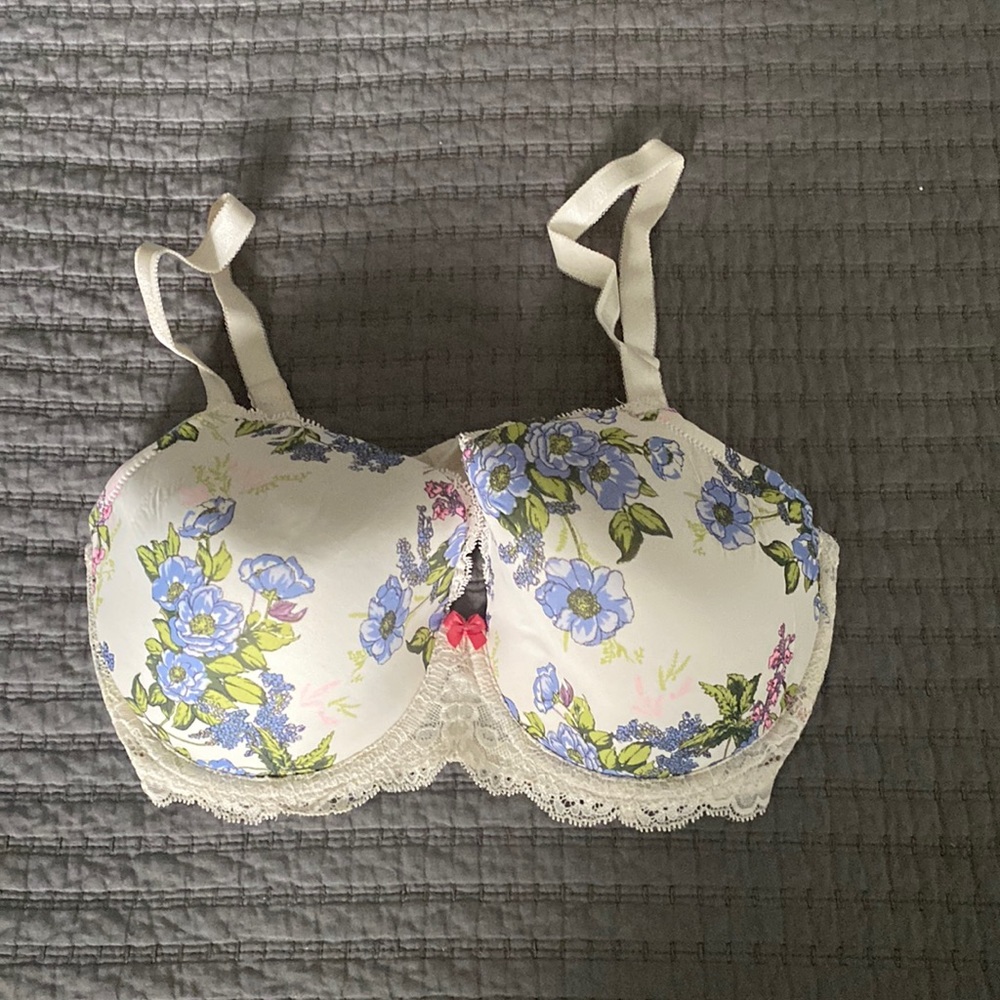 Victoria’s Secret Demi lightly worn size 36, DD